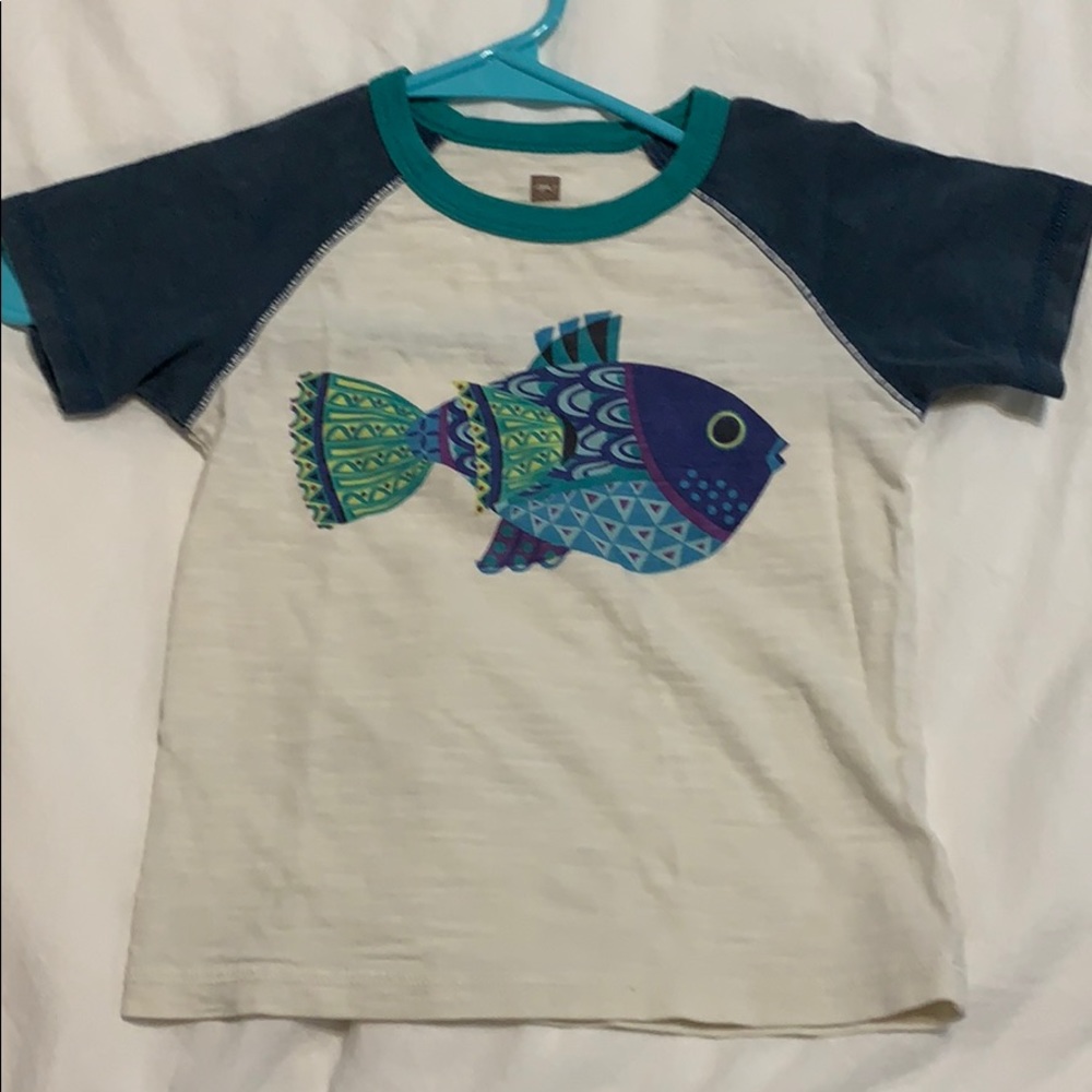❗️SOLD❗️Tea Fish Tee Shirt